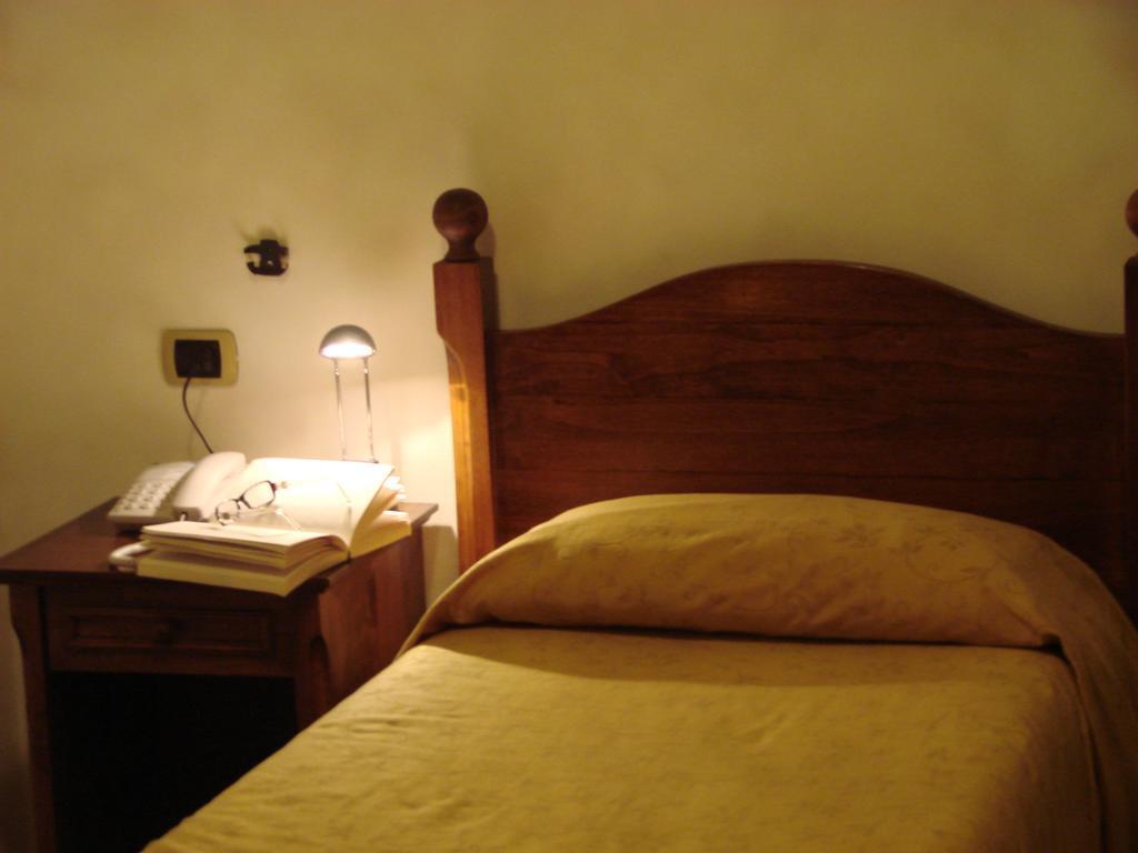 Hotel Palazzo Brunamonti Беванья Экстерьер фото
