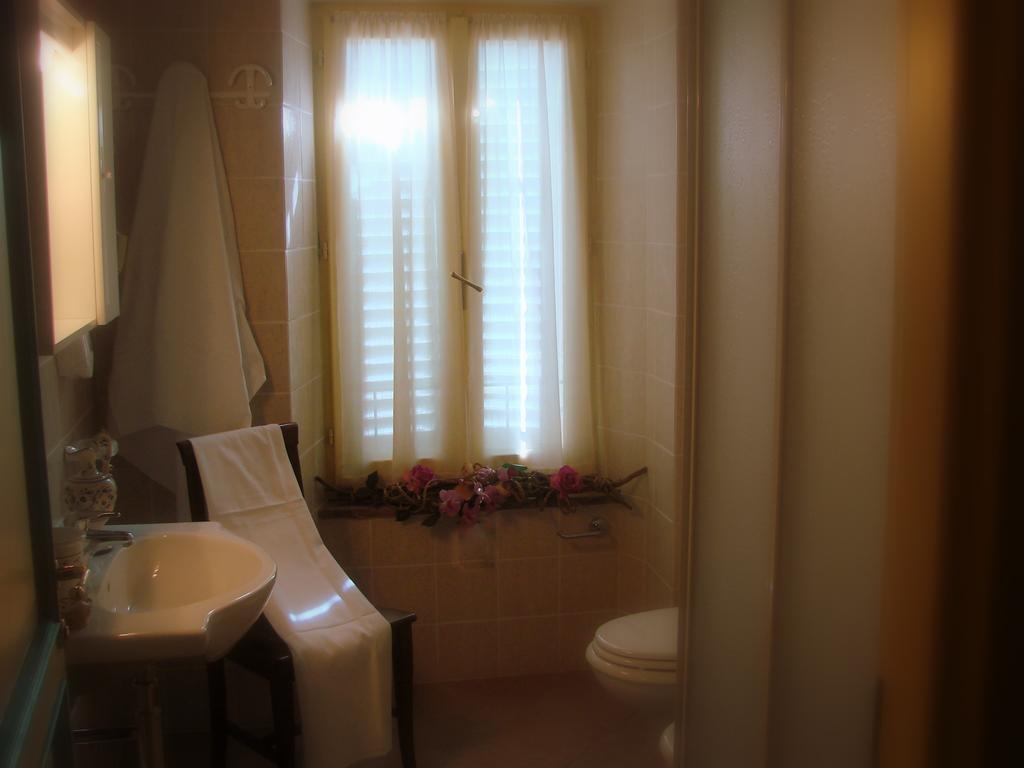 Hotel Palazzo Brunamonti Беванья Экстерьер фото