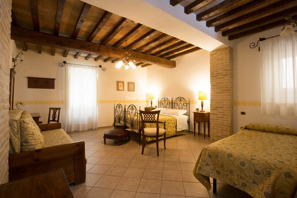 Hotel Palazzo Brunamonti Беванья Экстерьер фото