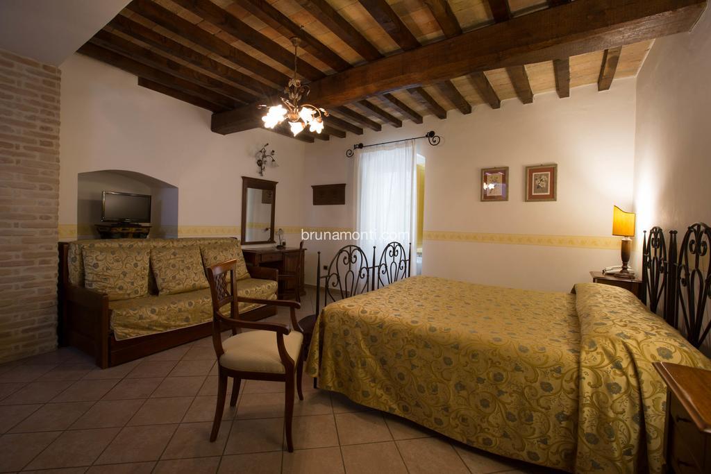 Hotel Palazzo Brunamonti Беванья Экстерьер фото